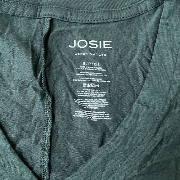 Josie Natori Women's Elements Dolman V-Neck Top-S - Picture 3 of 8